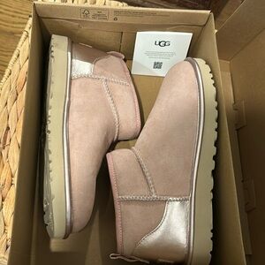 Pink Ugg women’s classic ultra mini boot